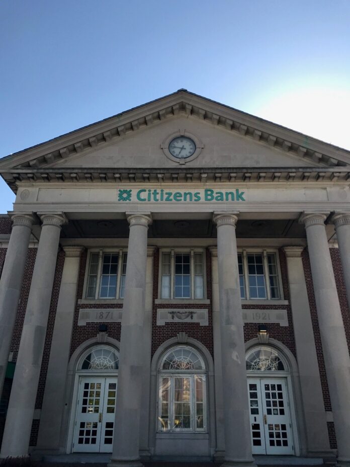 THE CITIZENS BANK building at 870 Westminster St. was included on the Providence Preservation Society's 2020 Most Endangered Properties list. / PBN FILE PHOTO/ELI SHERMAN