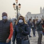 THE CDC has issued a warning tht Americans should begin preparing for a U.S. outbreak of Covid-19, known as the coronavirus. Above, tourists wear protective face masks as they walk in Venice, Italy, on Monday, Feb. 24, 2020. / BLOOMBERG NEWS FILE PHOTO./ANDREA MEROLA