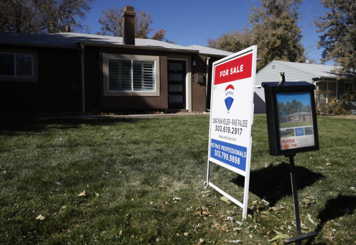 SALES OF single-family homes in Rhode Island declined 9.5% year over year in April while the median price increased 7.5% in that time. / AP FILE PHOTO/DAVID ZALUBOWSKI