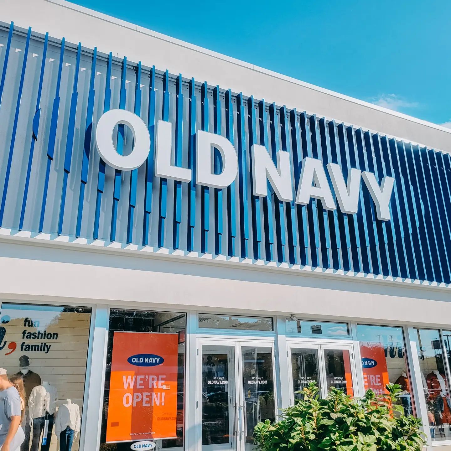 Old Navy opens store at Garden City Center in Cranston